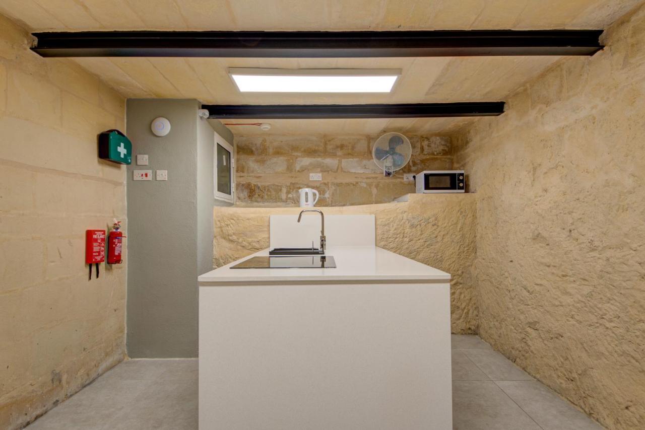 Private Rooms With Bathroom In Valletta Buitenkant foto