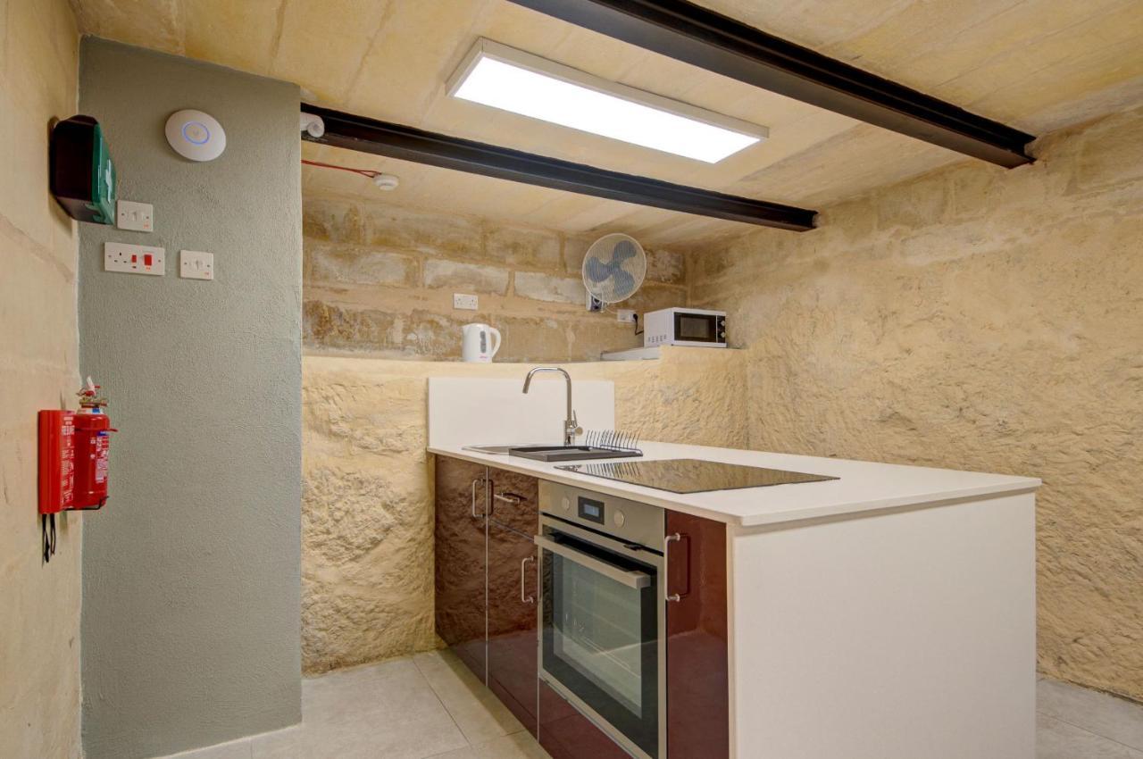 Private Rooms With Bathroom In Valletta Buitenkant foto