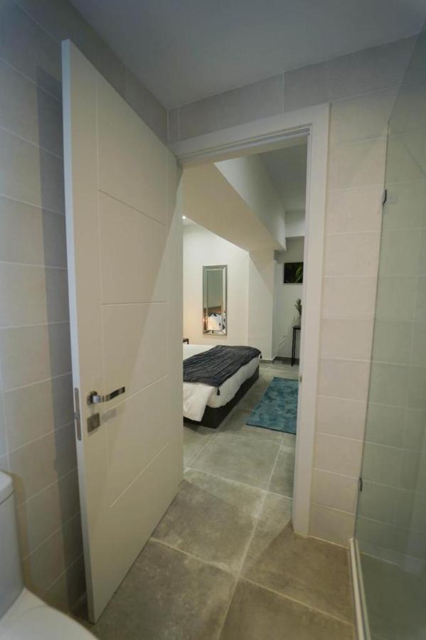 Private Rooms With Bathroom In Valletta Buitenkant foto