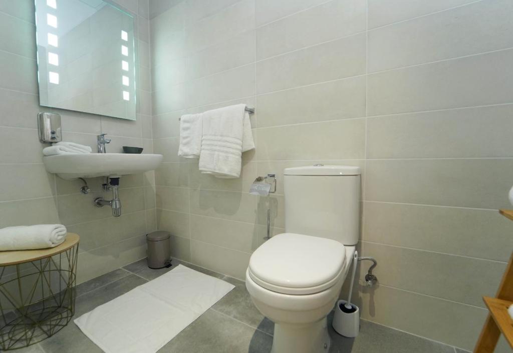 Private Rooms With Bathroom In Valletta Buitenkant foto