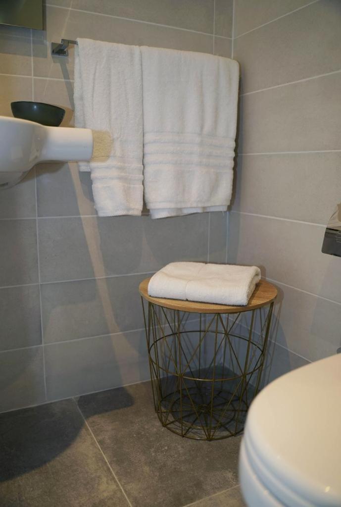 Private Rooms With Bathroom In Valletta Buitenkant foto