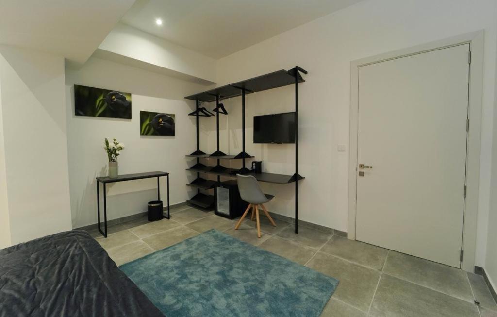 Private Rooms With Bathroom In Valletta Buitenkant foto