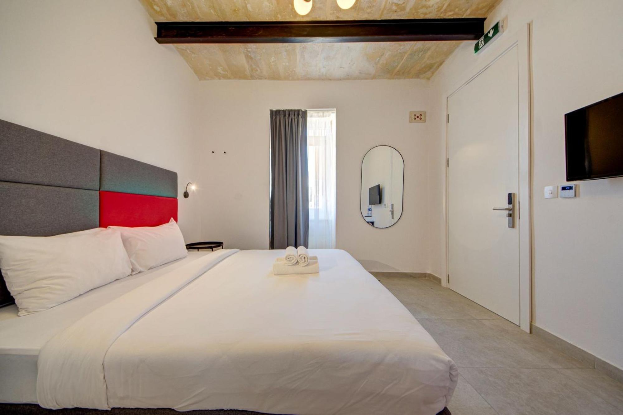 Private Rooms With Bathroom In Valletta Buitenkant foto