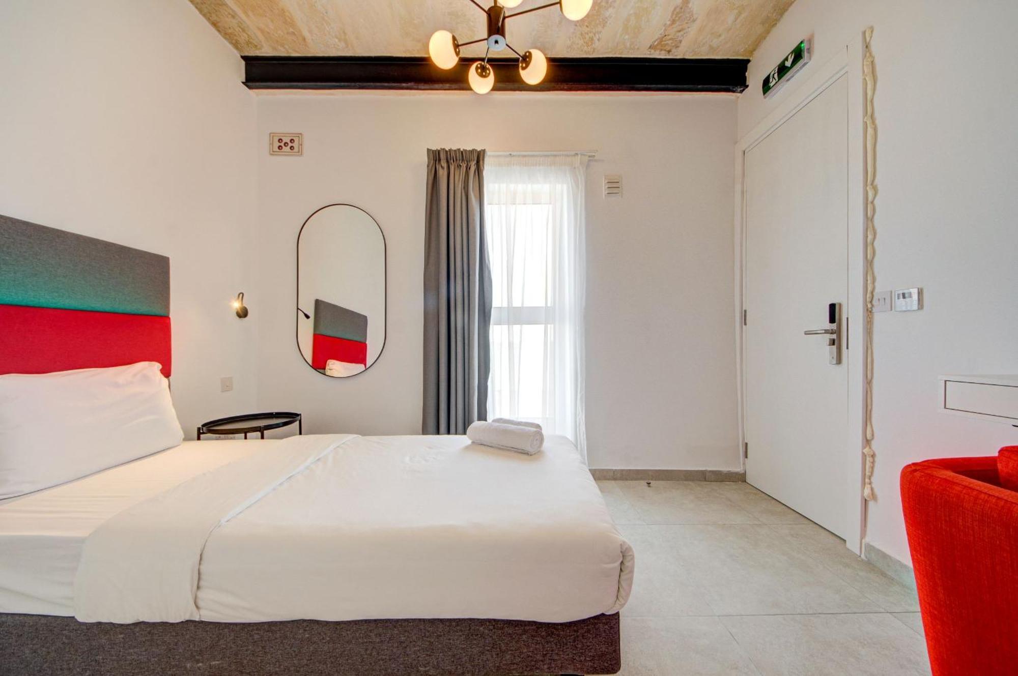 Private Rooms With Bathroom In Valletta Buitenkant foto