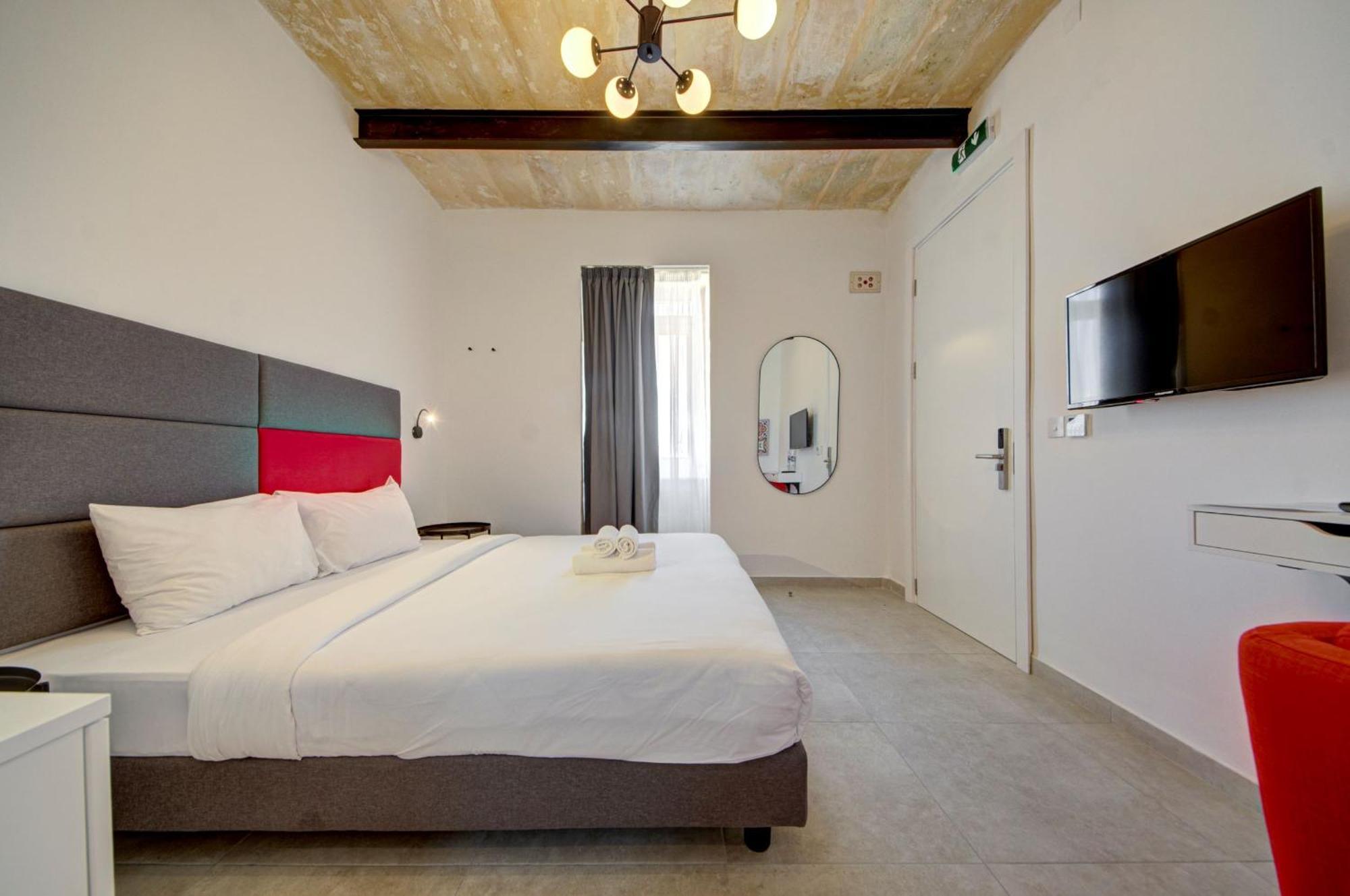 Private Rooms With Bathroom In Valletta Buitenkant foto