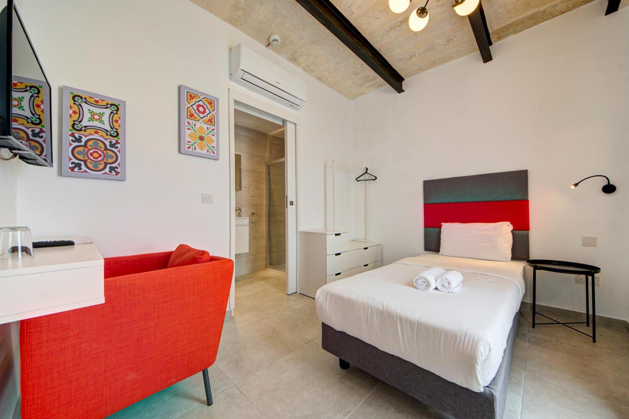 Private Rooms With Bathroom In Valletta Buitenkant foto